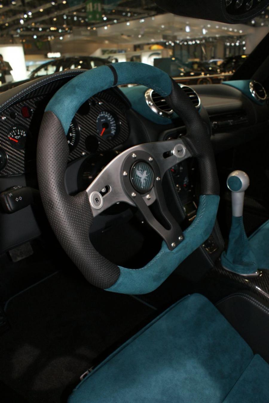 Панель приборов Gumpert Apollo Speed 2009 года  (фото 7 из 9)